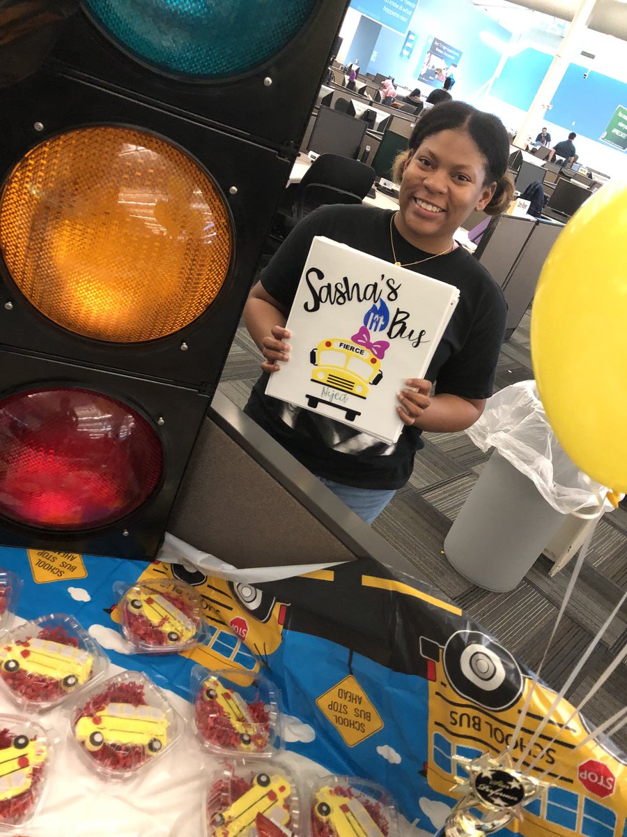 TeamFierceOSCC's tweet photo. Sasha’s LIT 🔥 BUS 🚌 !!! Welcome Party!!✨ #WeLit #TeamFierce #TuggleNation #FieldFam #lafayetteunited @LafccUnited @AshleyS_BRCC @edbroussardjr @joshua206 @anthonyetuggle @carawfields https://t.co/d9ITbe6y7Z