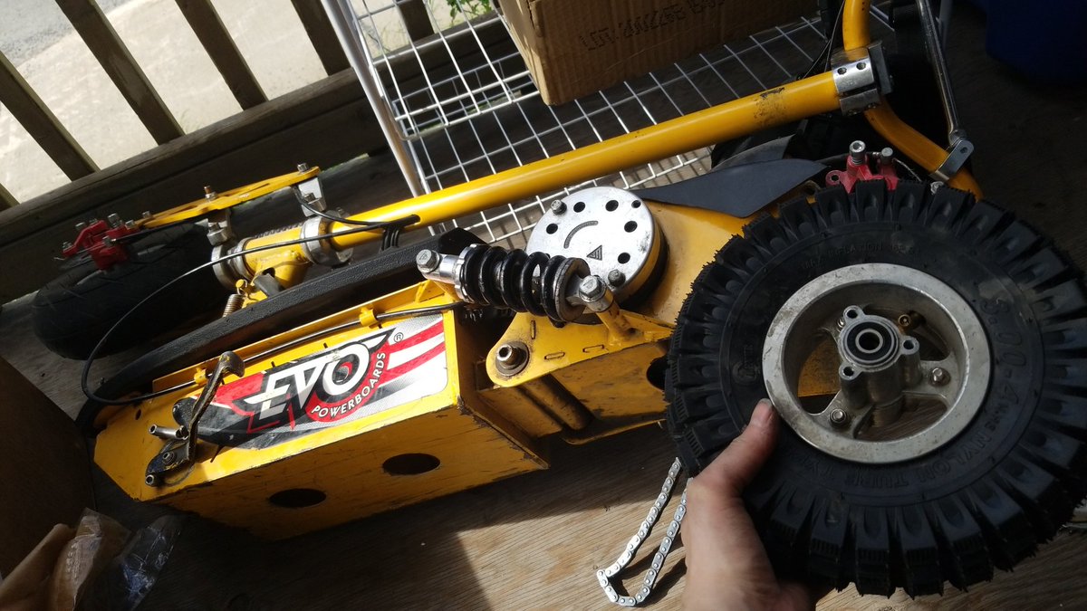 LancePatchwork's tweet image. Rebuilding my rear tire for my #ElectricVehicle with a bad set of tools make it even worst when you never did that kind of work. Its a fun #learning experience.