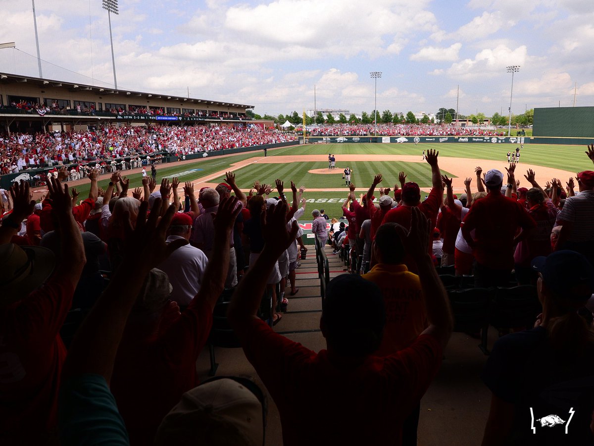 Wishin' we were 𝗖𝗔𝗟𝗟𝗜𝗡' 𝗧𝗛𝗘 𝗛𝗢𝗚𝗦 with all of you at the Fayetteville Super Regional this weekend!

#OmaHogsSZN
