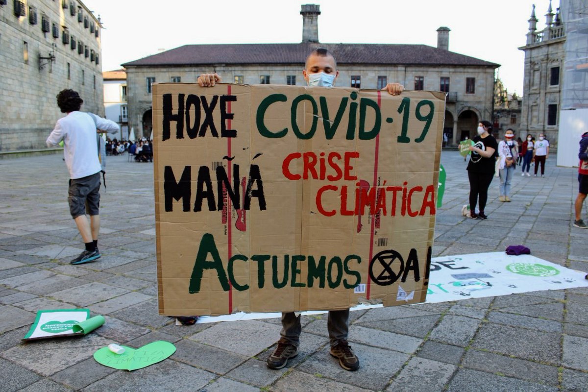 greenpeace_gal's tweet photo. En #Compostela tamén estivemos a reclamar unha #TransformacionXusta. A crise climática tamén é unha crise.
#TransformacionJusta #XuntasPoloClima https://t.co/bqPFY5ujc0