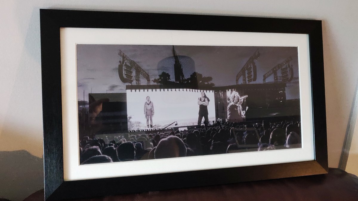 IrishMJ's tweet photo. I very rarely frame any of my own photos, but there was something about this one of @U2 in @CrokePark back in 2017 for the #JoshuaTreeTour2017 that kept telling me to do it... So, 3 years later, I did.
It didn't disappoint.
#irishmusicparty https://t.co/yls4niqssa