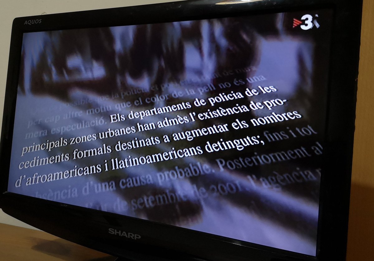 TigrePaper's tweet photo. 'Podem abolir les presons?', d'Angela Davis, al Telenotícies de TV3. 

📚 És el primer llibre de la lluitadora afroamericana traduït al català. Denuncia el racisme estructural del sistema repressiu i judicial als EUA

https://t.co/Zfpwkn92oG https://t.co/EyRHm8KVQP