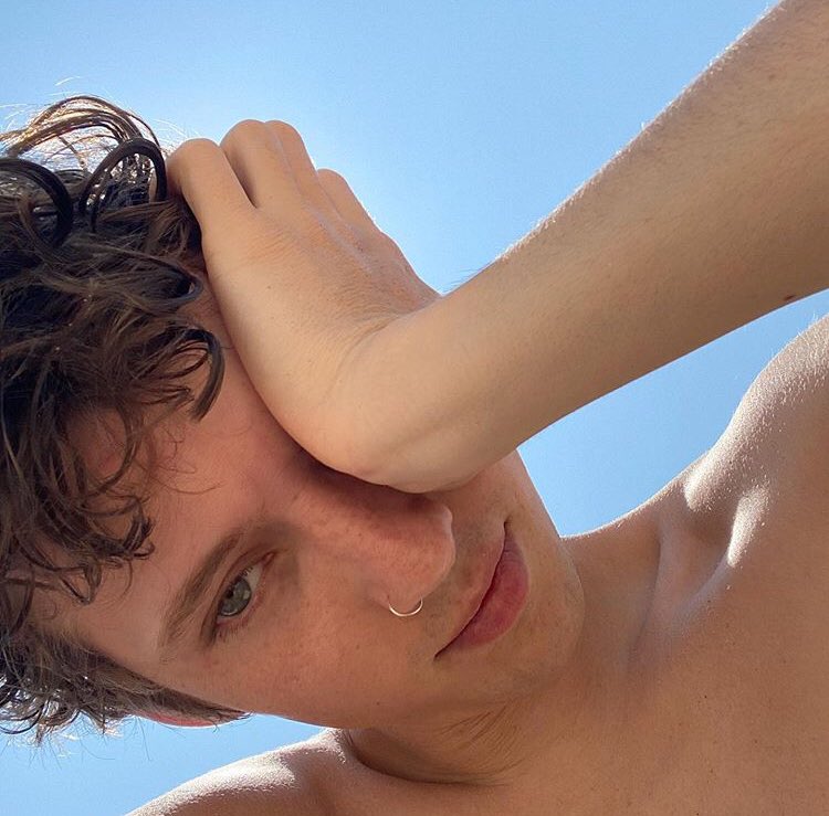 Happy birthday to troye sivan !! <3 