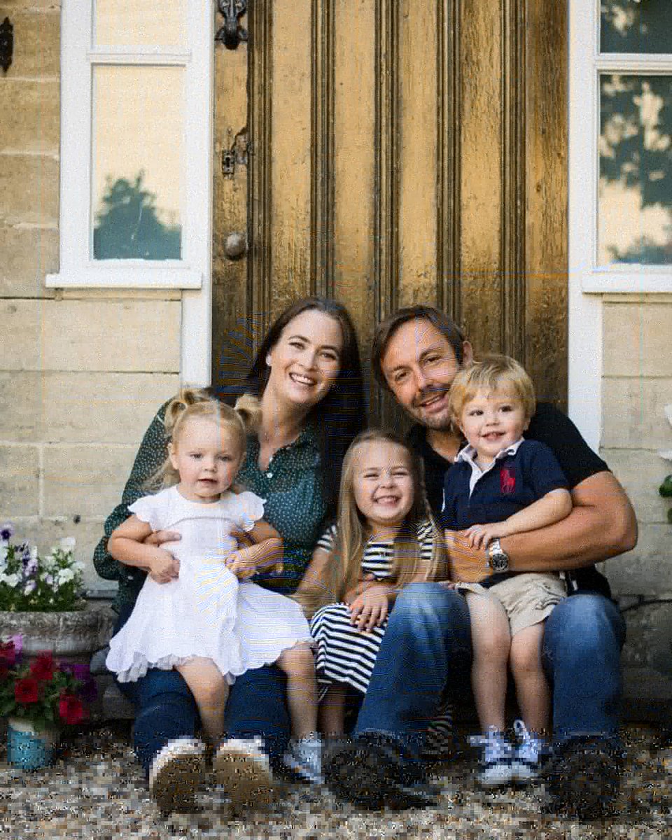 🌼🌺DOORSTEP PHOTOSHOOTS - BATH 🌺🌼

I am offering short (10 minute) doorstep photo sessions for £20 - includes £5 donation to <a href="/NHSCharities/">NHS Charities Together 💙</a>. You will receive a collection of digital photos from the shoot! Email rachaelcaitlin@hotmail.com to book!

🌈Please retweet😁
