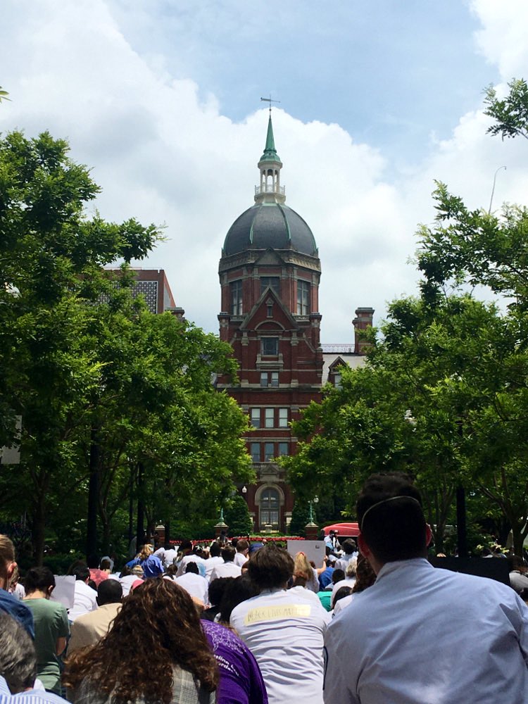 SZHazell's tweet photo. Proud of my institution, profession, and colleagues across the country for participating in #WhiteCoatsForBlackLives demonstration. Racism is a public health crisis and we need to do more. #HopkinsWC4BL #Hscdiversitycouncil #WC4BL https://t.co/1Xedsrnd6h