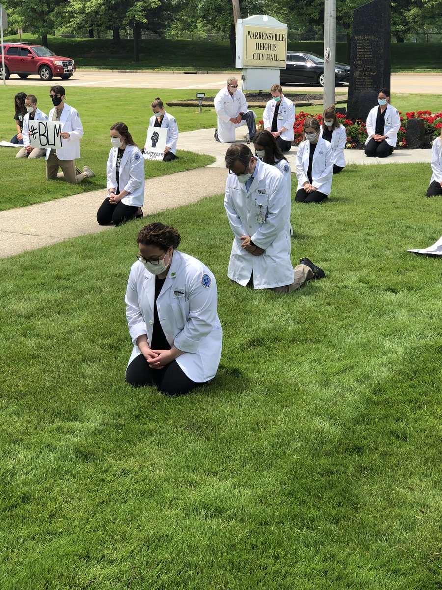 KirsteinDO's tweet image. 8 minutes 46 seconds. @ouhcom #CLE students leading. Racism is a public health emergency. #WhiteCoatsForBlackLives