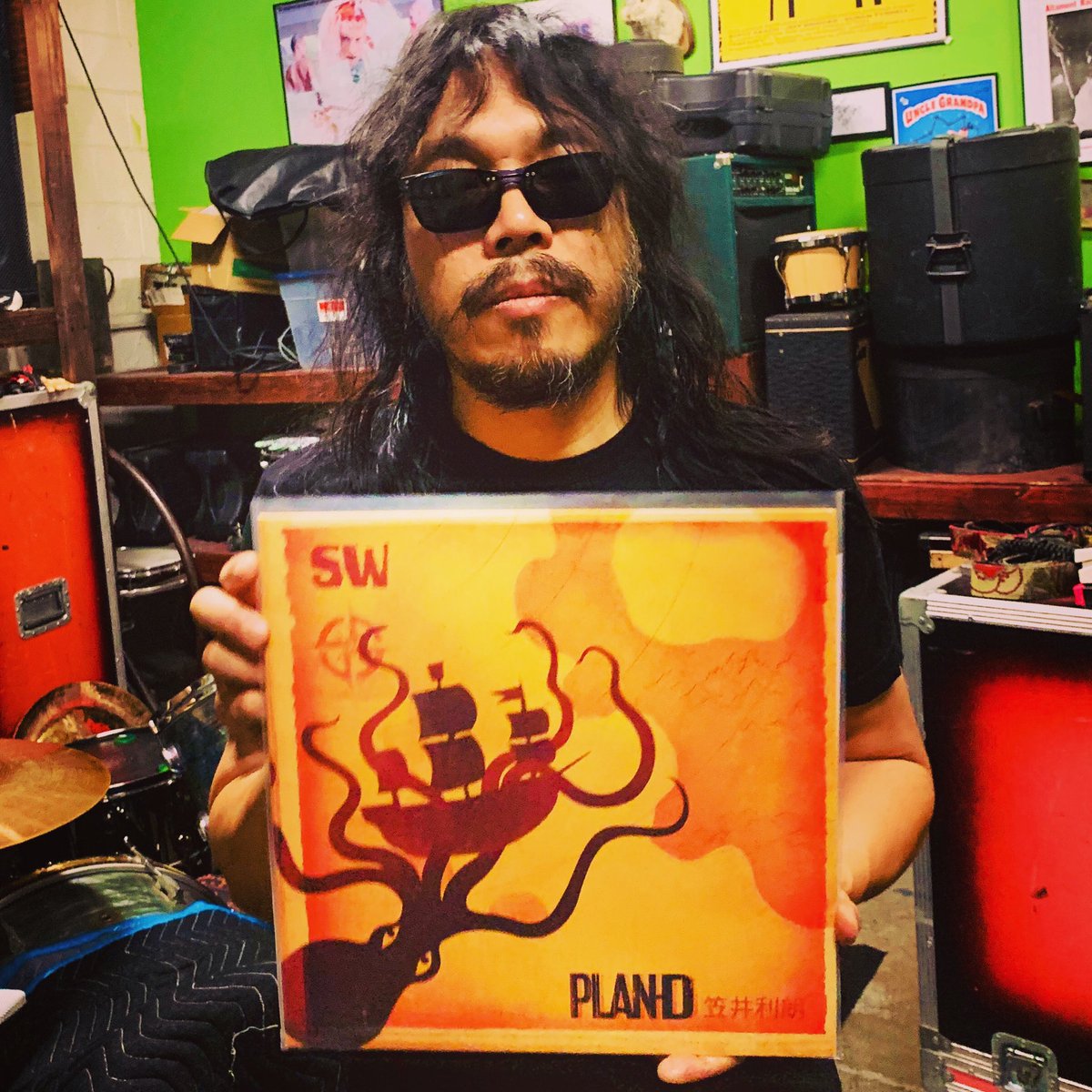 toshikasai's tweet photo. Finally! Just got the first EP, βSWβ @JoyfulNoiseRecs
.
.
.
πΈby lovely @A_DiGiovanni #vinyl #record #experimentalmusic #drums #synth #soundofsirens @HilbishDesign @clem_burke @MackieOh108 #joeplummer #mattcamerom #coadywillis #dalecrover #troyzeigler @quiband https://t.co/x14Vl3evMP