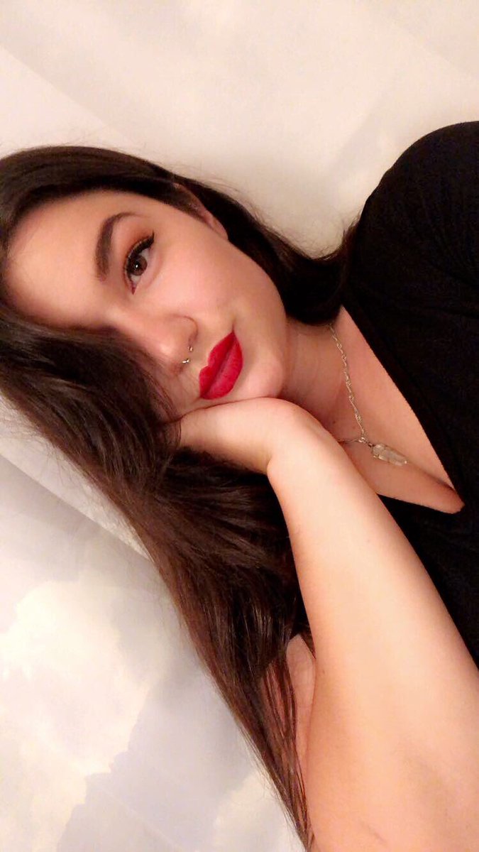 RoslynLeroux's tweet photo. 💋 https://t.co/5zhUmacORv