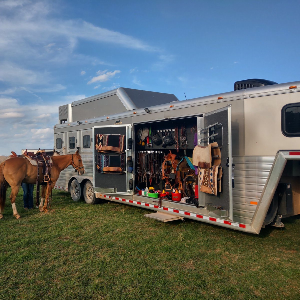 harttrailers's tweet photo. Some of our crew putting the Smart Tack to use this past week.
.
#HartTrailer #HartSmart #SmartTack #Trailer #horse #Rodeo #HorseShow #HorseTrailer #Horses https://t.co/zhnpDeGQVa