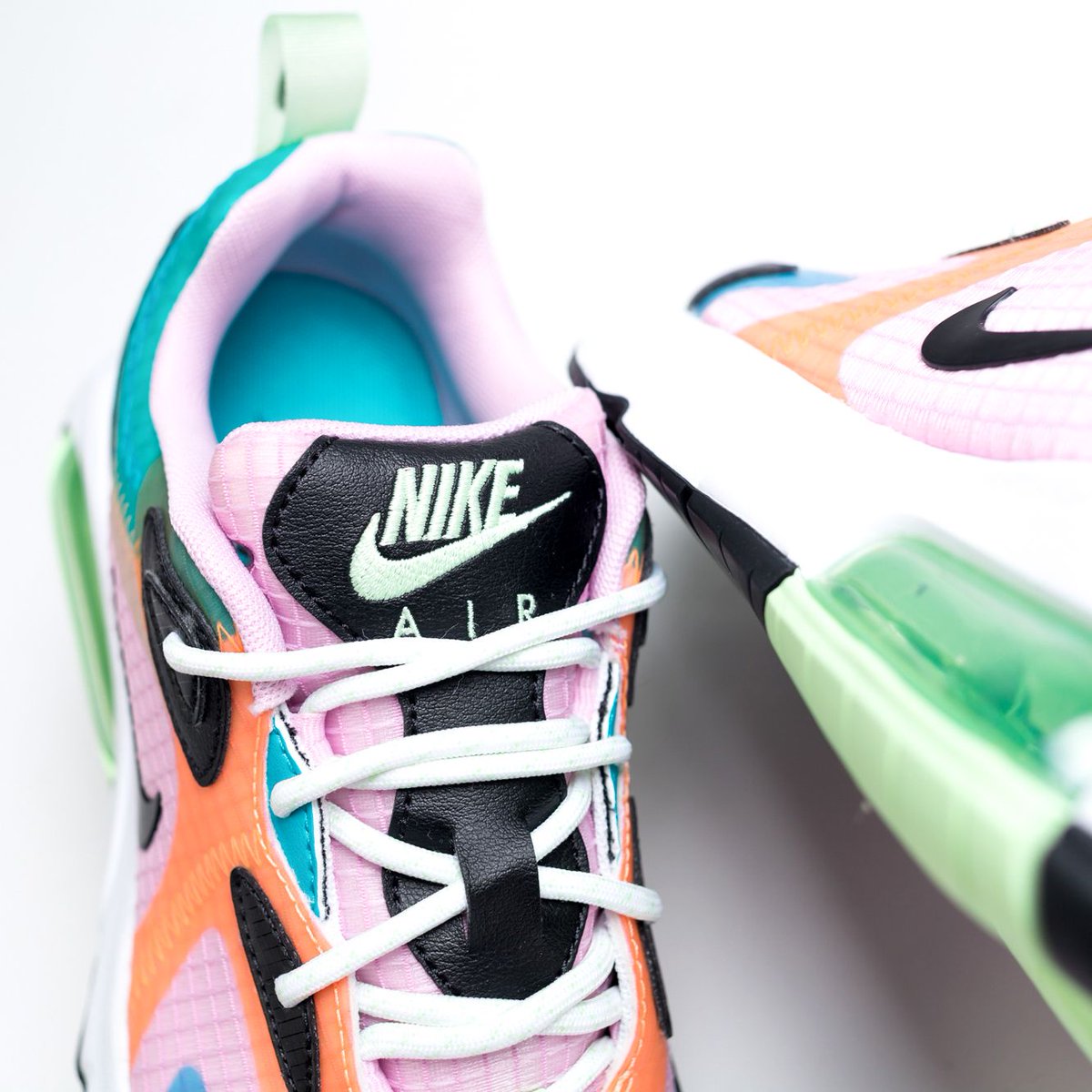 women's air max 200 se running sneakers