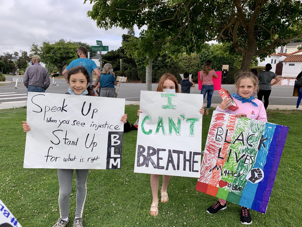 kmagaudda's tweet photo. Loma Portal students peacefully protest❤️
#blaclivesmatter 
#mrmorici 
#ICantBreathe 
#justice https://t.co/rwMICC1PXG