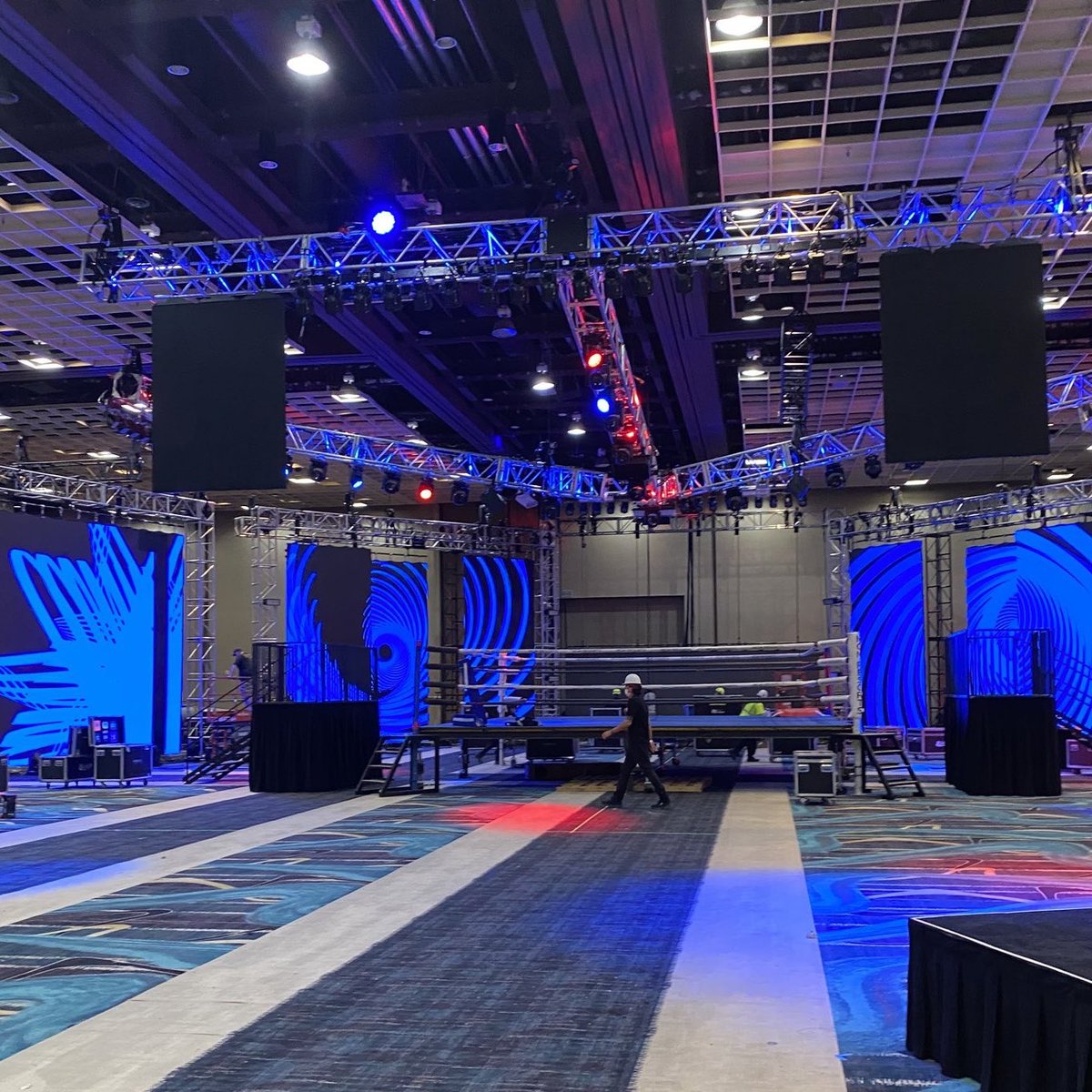 trboxing's tweet image. Welcome into the bubble! Here’s a sneak peek, can’t wait to show you more as we head into next Tuesday. 🥊👀 #BoxingIsBack 

📷: @CarlMoretti | 📍 @MGMGrand