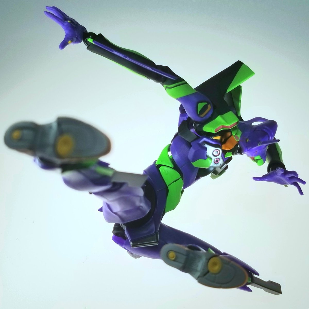 yesprecure5's tweet photo. #エヴァンゲリオン 初号機の #キック !
#一番くじ
#scmEx
#オモ写 https://t.co/MEjUpO1HEj