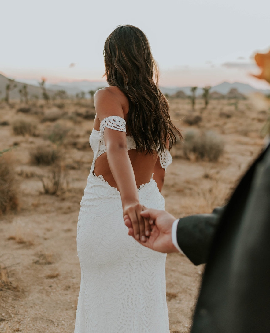 Graceloveslace's tweet photo. She was the kind of woman you'd go to war beside. The type of woman you'd marry​.⁠
⁠
#GLLBride Zo'e wears the PALOMA Gown.⁠
⁠⠀⁠⠀⁠
Photos by: @carrierogersphotography⁠
⁠⠀⁠
#GraceLovesLace #TheUniqueBride #GraceLovesLaceBride #WeddingDress #Engaged #WeddingPhotography https://t.co/U2pFgup3rf