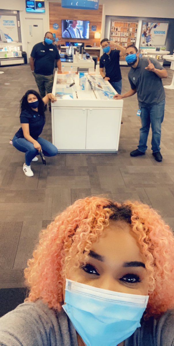 Qasim1Yaqoob's tweet photo. Team scored a triple double today! 4 TVs some serious CRU action and a new BIZ Expert #IceQube #MMG https://t.co/UmIk8AwXOF