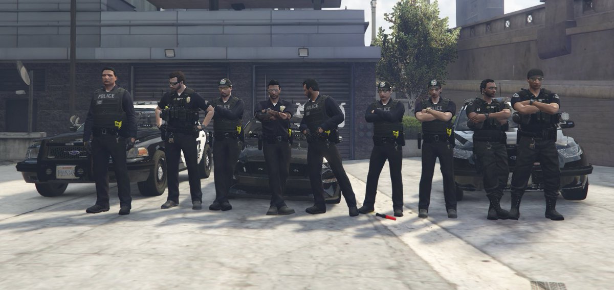 lifetimerp's tweet image. Meet some of the  fine men and women of the Los Santos police department. They are out there day and night keeping us safe. #LosSantosLife #GTAServer #FiveMRoleplay