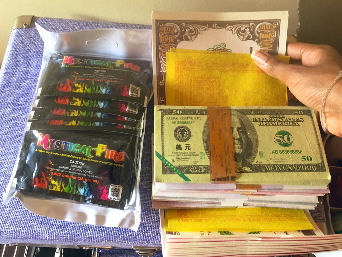 DivineNightRose's tweet image. I got that ancestor money ✌🏾🙏🏾💸. My first attempt at this ritual. #ancestormonwy #hellnote #heavenmoney #spell #ritual