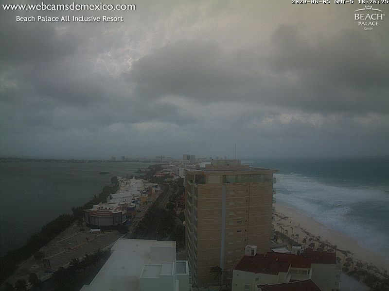webcamsdemexico's tweet photo. Así luce #Cancún #QuintanaRoo esta tarde. Vista panorámica desde @PalaceResorts. 

#QuédateEnCasa y viaja por México desde https://t.co/DvlEbVFikV 

 #QuédateEnCasa #COVID19

#TormentaTropical #Cristobal https://t.co/1nh0Hm33wM