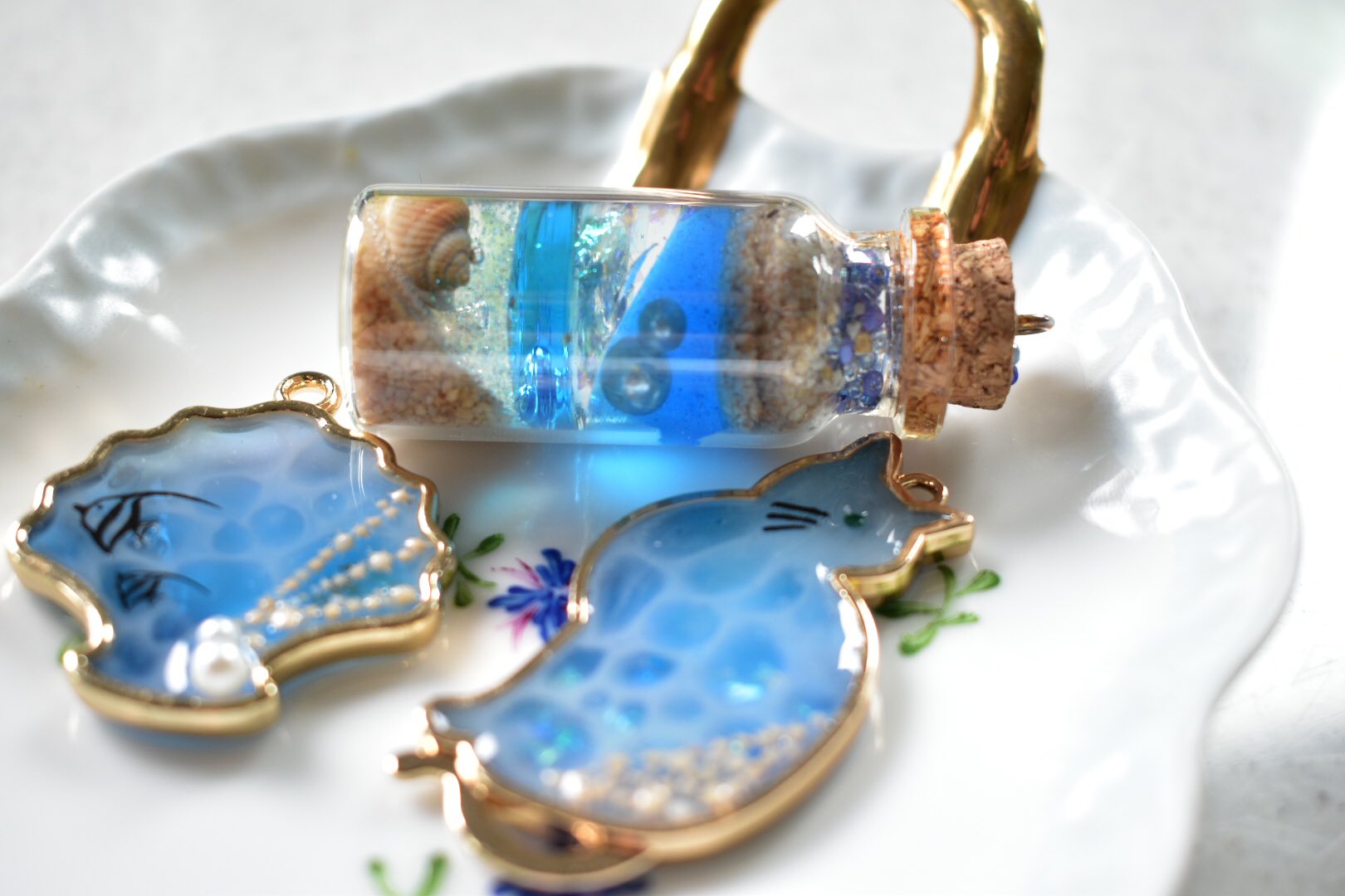 泪 忙 Rt数がフォロワー数を越えれば成功 なんかっ 楽しそうっ ということでやってみます 主にレジンで アニメキャラモチーフの作品と季節の作品を作ってます 推しの誕生祭にはロゼットも作ってます 相棒のデジイチで写真も撮ります T Co