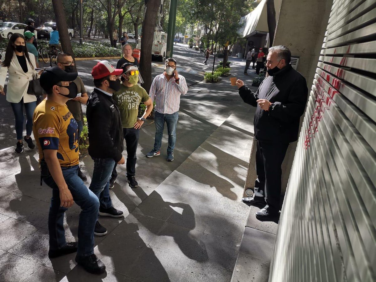 Tras la manifestación en #Polanco realizamos un recorrido en Campos Elíseos para hacer un censo, reparar los daños y realizar acciones de limpieza, ya trabajamos en conjunto con la Jefa de <a href="/GobCDMX/">Gobierno de la Ciudad de México</a> @ClaudiaShein y la <a href="/SSC_CDMX/">SSC CDMX</a>