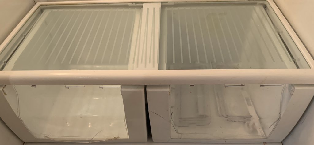 acsez's tweet photo. @VikingRange Sorry but for a “high end” refrigerator that retails for over 10k I shouldn’t be forced to spend $600 for a pair cheap plastic drawers that broke after 5 years  #pricegouging #ripoff #highwayrobbery https://t.co/s1g70gPOGl