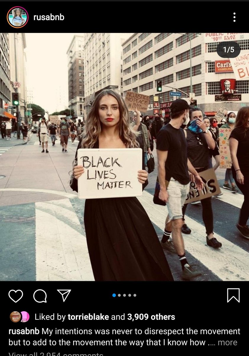 #BlackLivesMatter protests are not Coachella!!!

If you're protesting & see this, ruin their photo shoot, don't let them take pictures!

#influencersinthewild #LosAngelesProtests
#seattleprotest #NewYorkProtest #WashingtonDCProtest