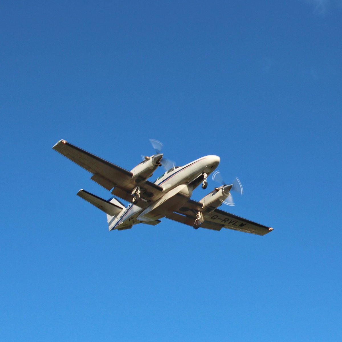 Poly_Pilot's tweet photo. Break in the rain so I grabbed the camera and bolted for the airport. #ema #rvl #planespotting https://t.co/jpCpRqBZZw