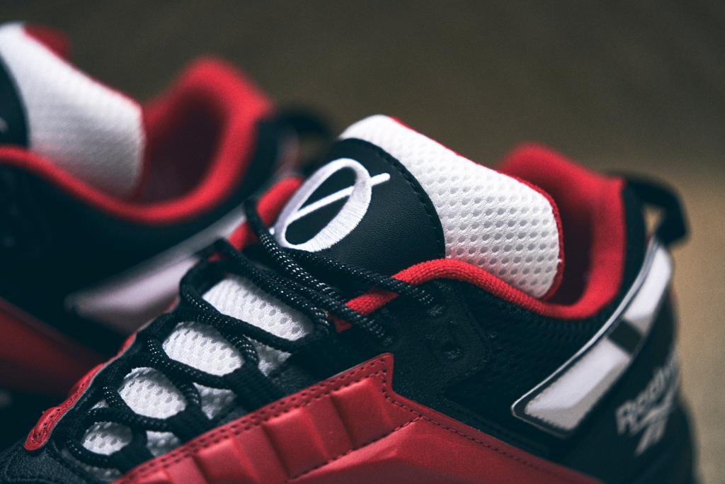 Reeboktokyo's tweet photo. アーティストSWAY率いるクリエイティブ集団N0IRと3度目のコラボレーション。昨年末発売のアパレルコレクションと連動したカラーリングでスポーティーに履きこなす「Reebok × N0IR INTVL 96」 2020年6月6日(土)発売!
△https://t.co/q3QD12z07J
@sway_official
#リーボッククラシック #N0ir https://t.co/CeClU1RMMR