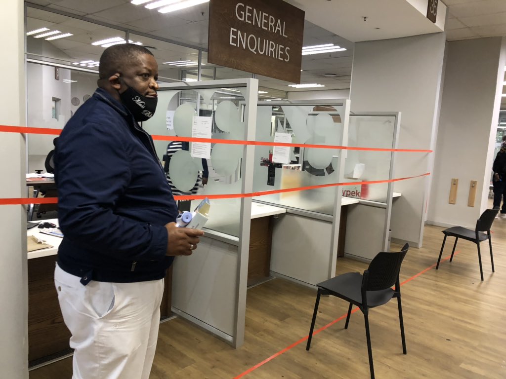 matongo_jolidee's tweet photo. Thank you to our loyal and hard working employees for all your dedication during this time.
The operational hours for Thuso House will remain:

07:30-15:30 on Weekdays
07:30-12:30 on Saturday’s https://t.co/vCXqhmB61g