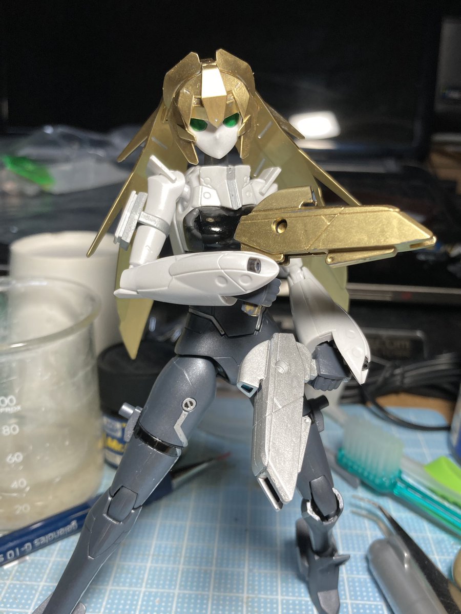 金色のマッキーが優秀すぎるとプラモデル界隈で話題に 数分でこの輝き 塗料で出ないレベルの金色 Togetter 金色のマッキーが優秀すぎるとプラモデル界隈で話題に 数分でこの輝き 塗料で出ないレベルの金色 Togetter