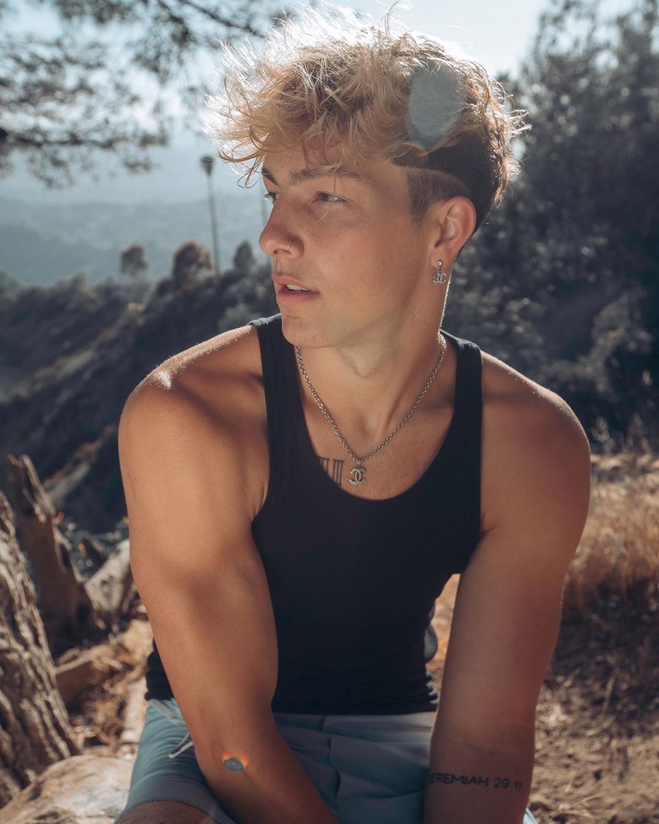 i do #openfollow for west rps. help retweet this tweet and i'll follow you 🤘🏻