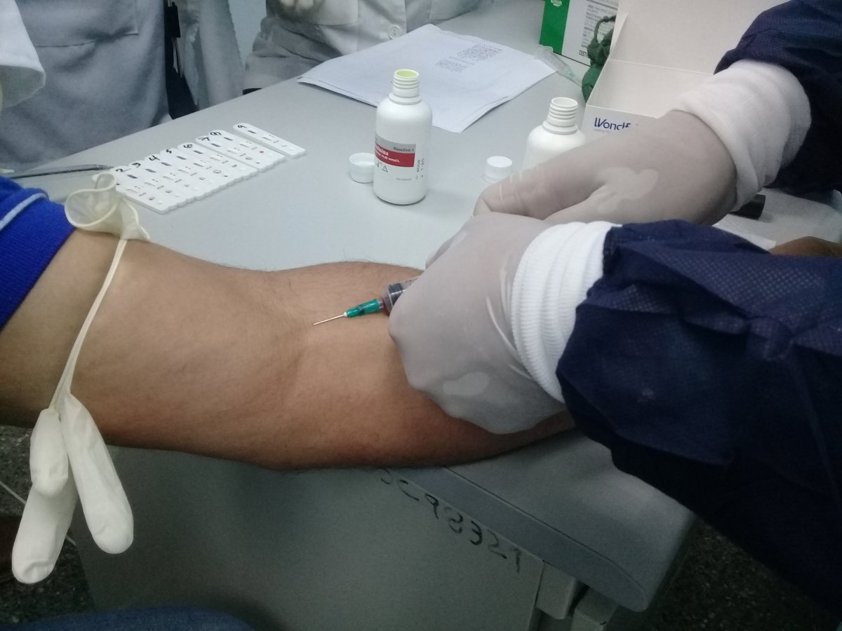 Colaboradores de la Salud Pública de #Cuba en #Venezuela realizan test rápidos para detectar a posibles contagiados con la Covid-19. <a href="/radio_cubana/">Radio Cubana</a> <a href="/radiorebeldecu/">Radio Rebelde - Cuba</a> <a href="/RP_OndaAlegria/">Radio Progreso 🇨🇺 La Onda de la Alegría</a> <a href="/RadioHabanaCuba/">Radio Habana Cuba</a> <a href="/RadioRelojCuba/">Radio Reloj, Cuba</a> <a href="/radiotainofm/">Radio Taino</a> <a href="/RadioMayabeque/">Radio Mayabeque</a>