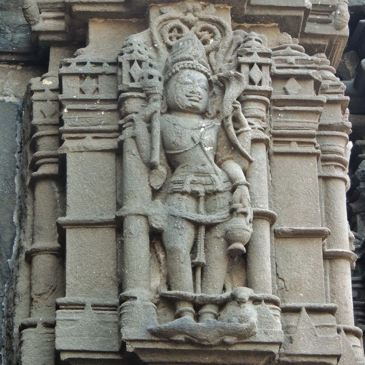 There are a few other depictions with small differences. Pic 4 Ishana from Ambernath Temple, near Mumbai. Instead of the Trishul, he holds a Khatvanga - a club with a skull on top  #AksharArt  #ArtByTheLetter