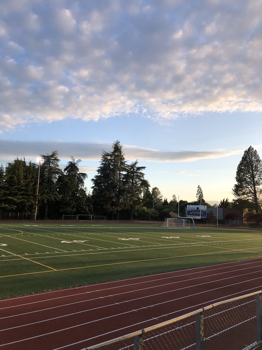 spartans_chs's tweet photo. Beautiful night in Corvallis! Tonight, the night before the #Classof2020 walks, we truly want to honor them with these lights. #CSDNow #Resilient https://t.co/b9PYl0tpPz