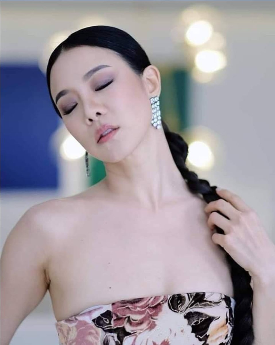 zrebwal's tweet photo. @SFollo2 อีหมวยกะหรี่นี่เลยครับโคตรน่าเย็ดเลย https://t.co/BaPhVPv3gY