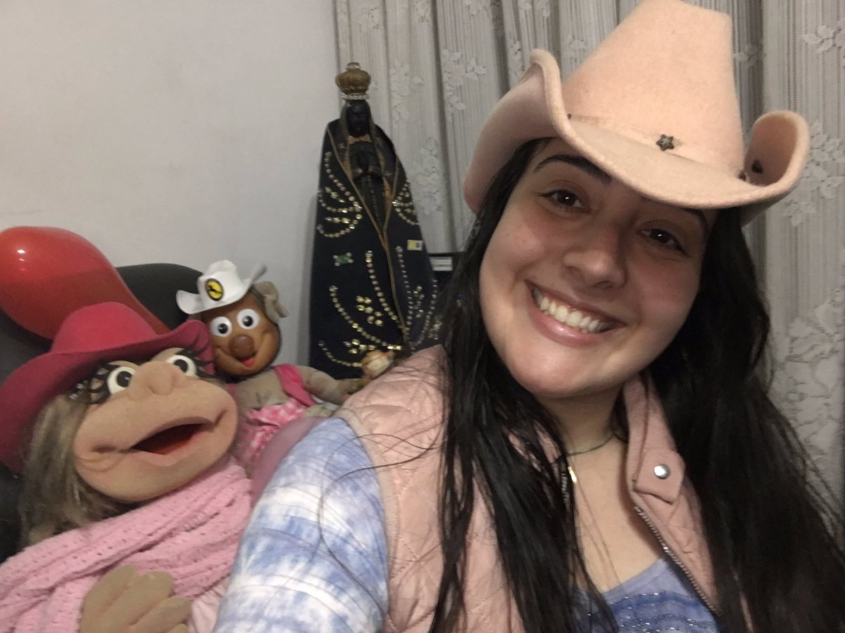 patdec's tweet photo. Celebrando a chegada dos meus 34 anos @edsonhudson @faclubeazul @NADJAHADDAD @Cuiabano_Lima #EHBrahmaLive #bdaypatdec #patdecfaz34 #foideus @hospitaldeamor @amigosdobem https://t.co/hcCrtUEk3I
