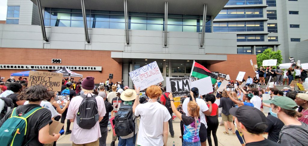 Doowop713's tweet photo. Today was good. Thousands coming together in little Wilmington for big reasons. There's definitely power and strength in numbers.
#notjustaprotest #godisintherain #blacklivesmatter https://t.co/wha8cwZqgf