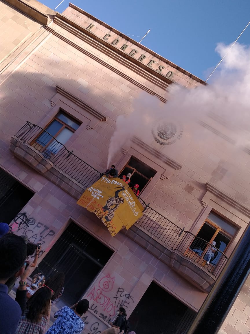 JCRodriguez_SLP's tweet photo. @qtf Lo que sucedió en San Luis Potosí no fue minúsculo, a alguien le conviene que exista un caos en varios estados de la República...  #MeduelesMexico https://t.co/lUrxN9xPL9