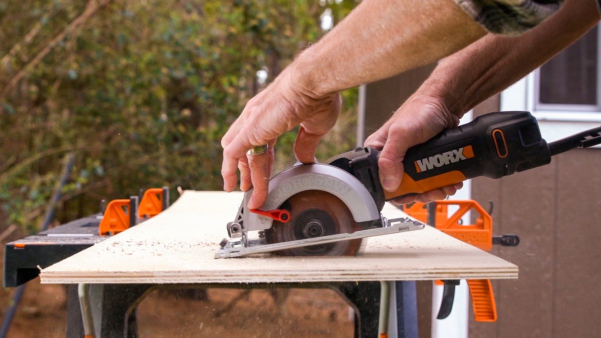 ToolsJudge's tweet photo. Here is a list of some of the best-rated compact circular saws out there that are well made, don’t vibrate a lot, feature ergonomic handles with a good base.
Check it out! 👉 https://t.co/4ZVvHXnU2g
#compactcircularsaw #bestsaw #tools #circularsaw #sawreviews #toolsjudge #tool https://t.co/0RfTIE6xy9