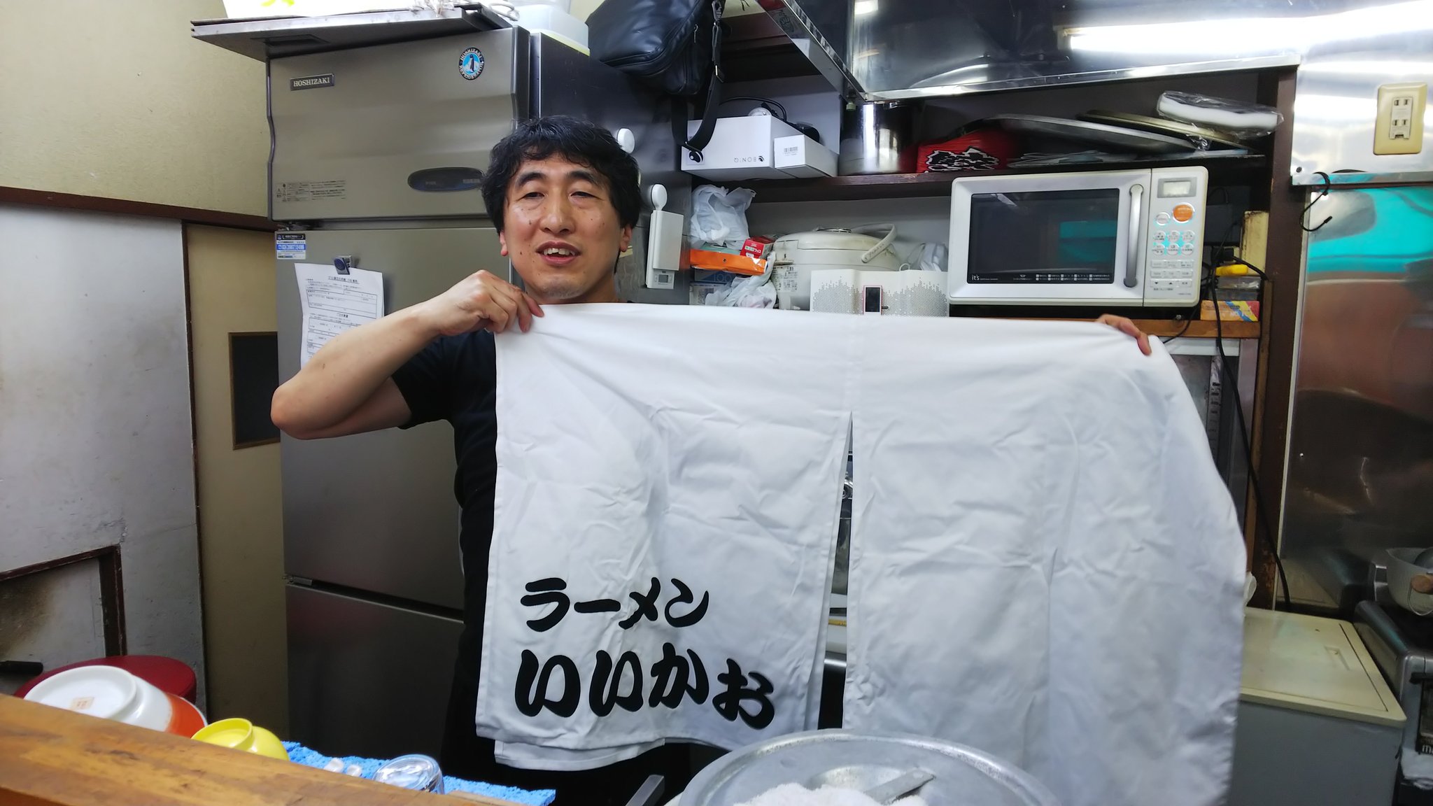 奥山博之 ラーメン いいかお 都電庚申塚駅すぐそば 昭和歌謡ショー 跡地に 秋葉原の名店 福の神食堂 で働いていた 早川さんがオープンするお店の試食に 想像以上にまとまっていて驚きました たまたま斉藤さんとも同席 福の神食堂 常連だった方