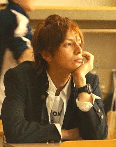 清野菜名が女子高生だった頃、生田斗真は27歳で「僕らがいた」の高校生役やってたけど、あんまり違和感ないな。生田斗真すごいな。  