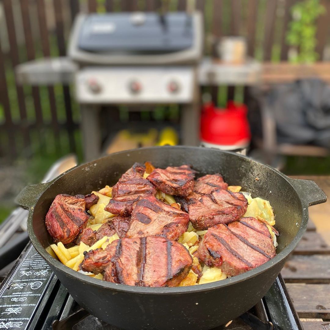 JustGrill's tweet photo. На что можно смотреть вечно? 🤔
На огонь, который горит в гриле и, конечно, на бомбические шедевры💣, которые вы на нем приготовили!

Благодарим за 😍 фото @raf_grillman - как всегда, все идеально!👌

#justgrill #justgrillteam #justgrillmega… https://t.co/t053zwAdfb https://t.co/8fbiC9fWuX