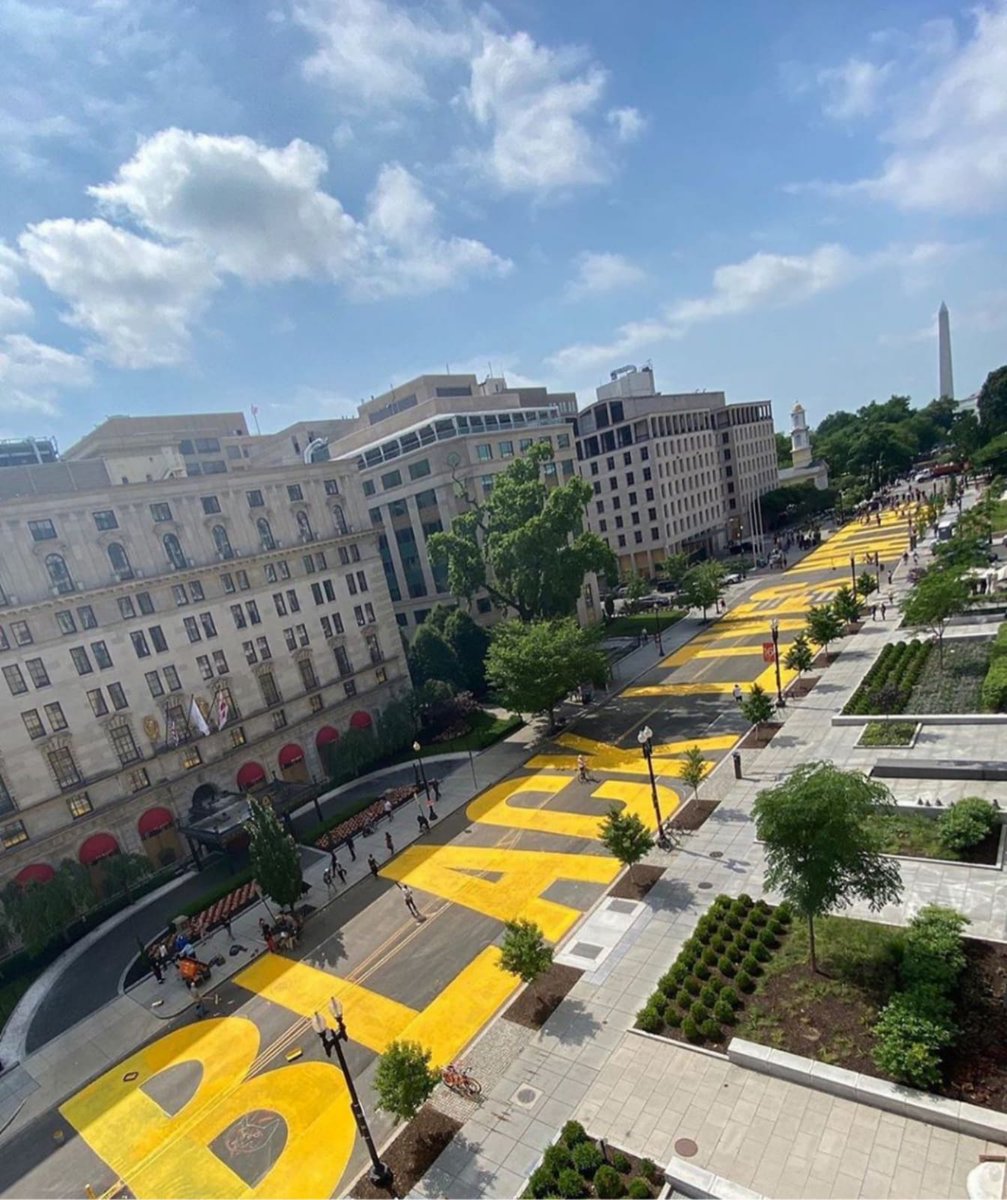 Mayor of DC paints the road to the White House!♥️