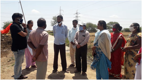 MPO_Eligaid's tweet photo. ఎలిగేడు గ్రామంలో ZP CEO వినోద్ సర్ స్పెషల్ సానిటేషన్  డ్రైవ్ లో చేస్తున పనుల పై మరియు పారిశుద్యం పై తగు సూచనలు ఇవ్వటం జరిగింది. ఈ కార్యక్రమంలో మండల స్పెషల్ ఆఫీసర్,MPDO, సర్పంచు, గ్రామ స్పెషల్ ఆఫీసర్ మరియు పంచాయతి కార్యదర్శి గార్లు పాల్గొన్నారు.
@DPO_pdpl
@collector_pdpl https://t.co/Ab6p7WMecP
