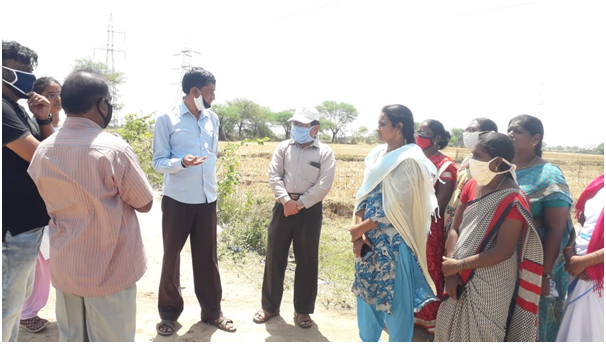 MPO_Eligaid's tweet photo. ఎలిగేడు గ్రామంలో ZP CEO వినోద్ సర్ స్పెషల్ సానిటేషన్  డ్రైవ్ లో చేస్తున పనుల పై మరియు పారిశుద్యం పై తగు సూచనలు ఇవ్వటం జరిగింది. ఈ కార్యక్రమంలో మండల స్పెషల్ ఆఫీసర్,MPDO, సర్పంచు, గ్రామ స్పెషల్ ఆఫీసర్ మరియు పంచాయతి కార్యదర్శి గార్లు పాల్గొన్నారు.
@DPO_pdpl
@collector_pdpl https://t.co/Ab6p7WMecP