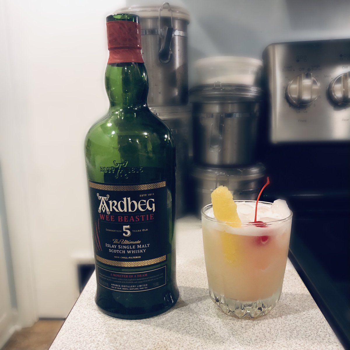 CaskChasers's tweet image. Finally broke down &amp;amp; tried a #whiskysour with a #peated #whisky. 

Took prodding, but I’m SO glad I did. I REALLY don’t like #whiskeysours regardless of being told I make them well. THIS is great. Sweet, sour, smoky, and savory!

@Ardbeg @ARDBEG_USA #scotch #scotchwhisky #whisky