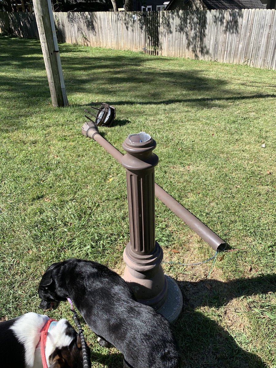gcrawford's tweet photo. Sternberg Quality. Pole breaks at weld and falls to ground.  POS. #sternberg #poles #outdoorlighting #lighting #electric #quality #sternbergsucks https://t.co/0nGtfLMBrY
