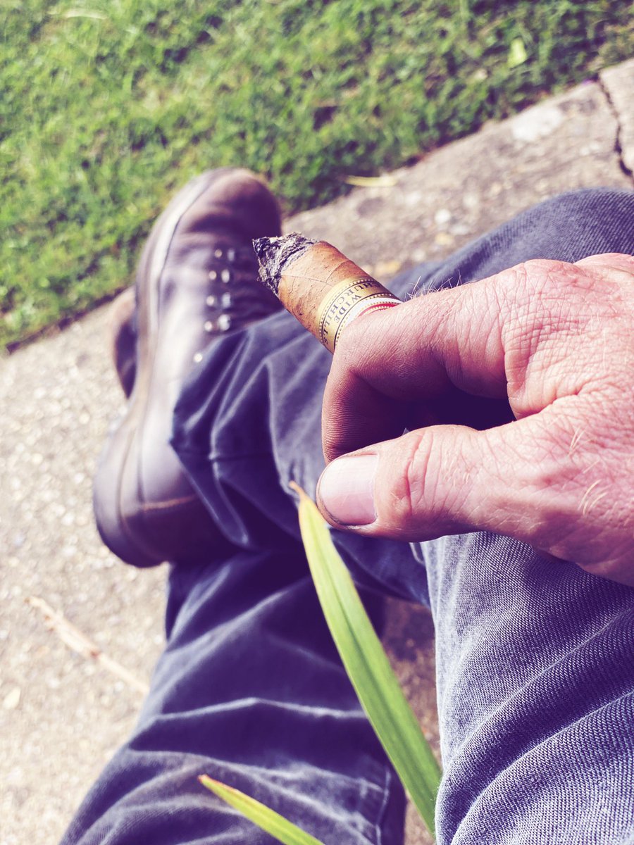 LenRomany's tweet photo. @bluebirdk7 Great news, I started this cigar on Peel Island last week whilst on the lake, thought I’d have the rest of it when there was good news….This is good news. https://t.co/2X8j9ZqrZc