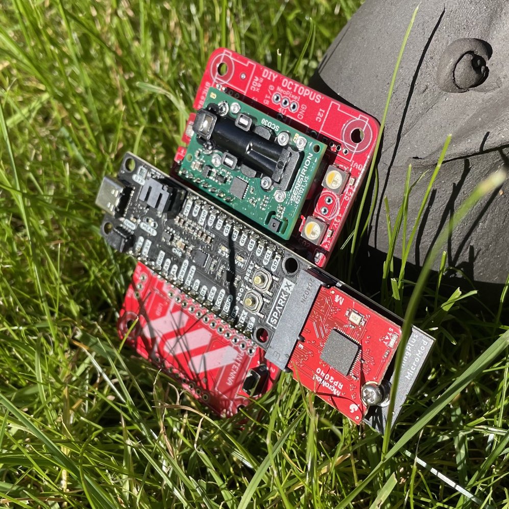 guido_burger's tweet photo. great stuff arrived today - the #micromod Feather carrier board @sparkfun β¦ good fit to my #CO2Mointor with plenty MCU options like the #RP2040 @Raspberry_Pi https://t.co/79l6JSK981