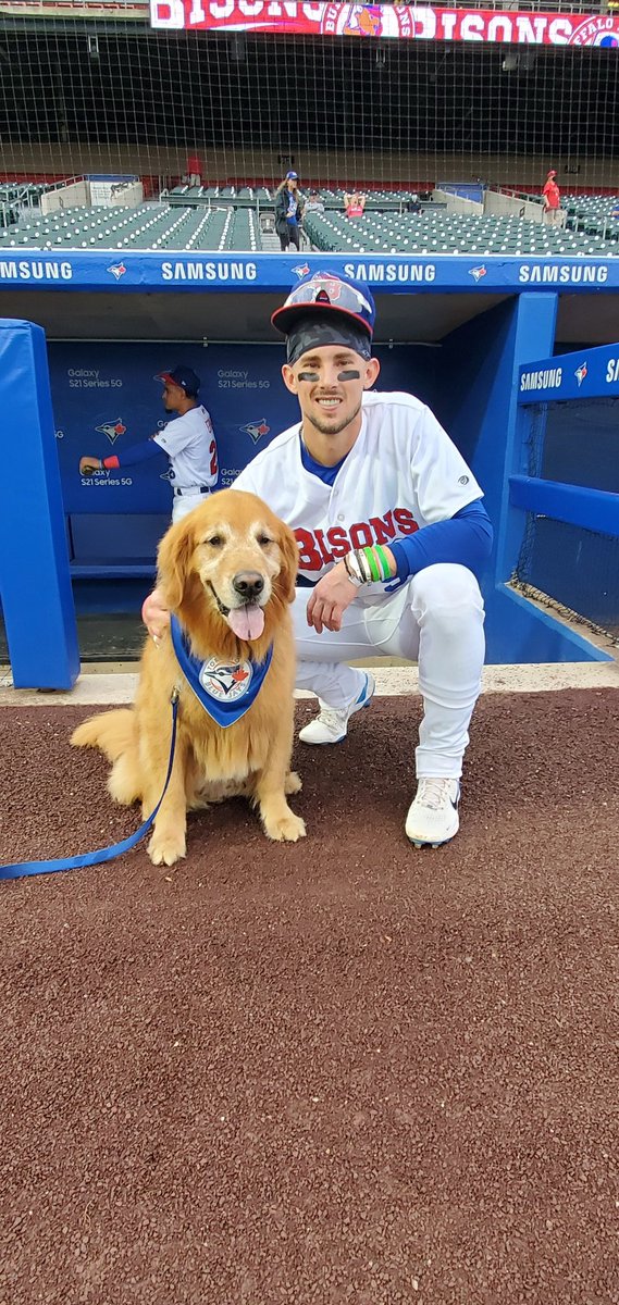 I want to apologize to my fren Cavan Biggio, for running out on the field last night during his at bat in the @BuffaloBisons game. I was just so excited to be retrieving bats again. I hope Cavan and @BlueJays are not mad at me.#sorry